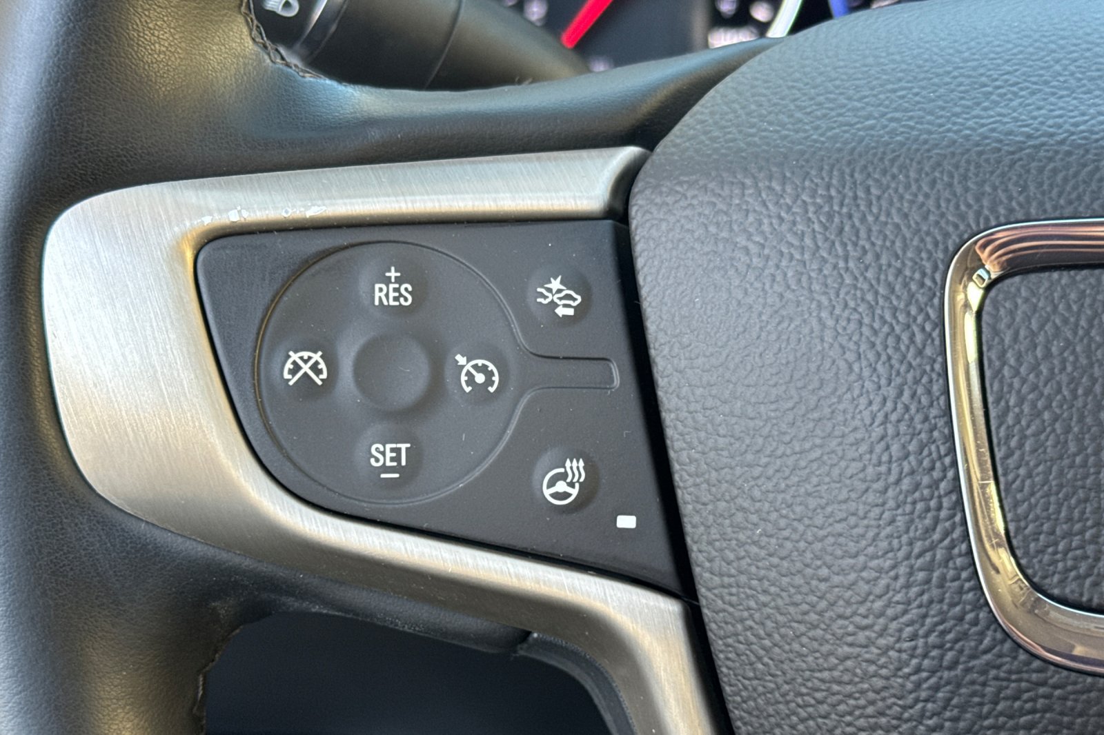 Used 2023 GMC Acadia Denali FWD image 29