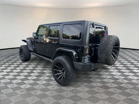 Used 2016 Jeep Wrangler Unlimited Sahara w/ Connectivity Group AWD/4WD image 5