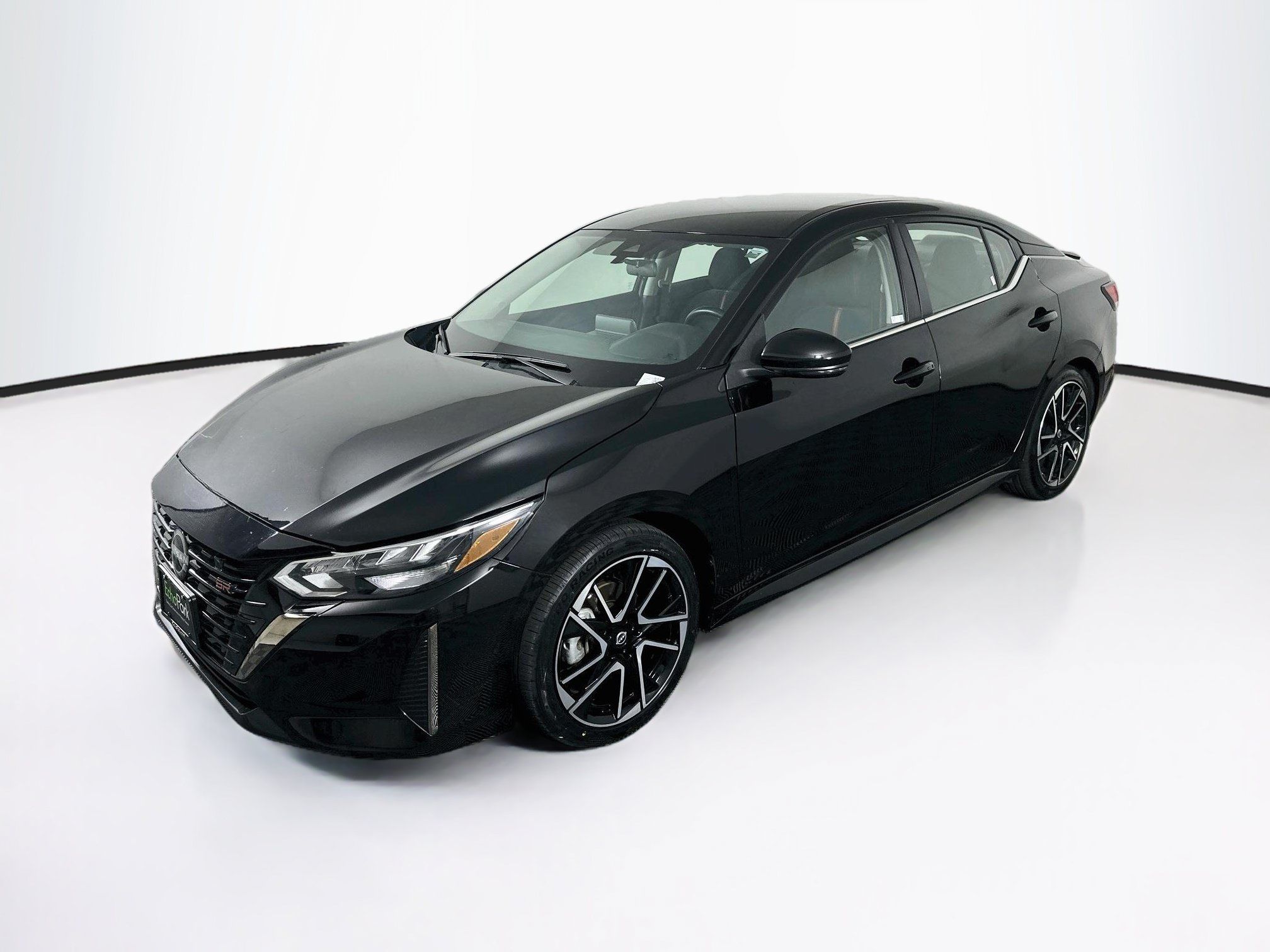 Used 2025 Nissan Sentra SR FWD image 3