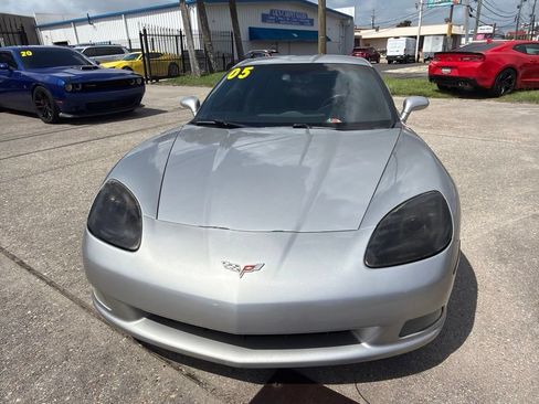 Used 2005 Chevrolet Corvette Coupe w/ Preferred Equipment Group RWD image 3