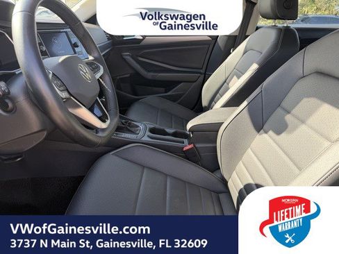 Used 2024 Volkswagen Jetta SE image 17