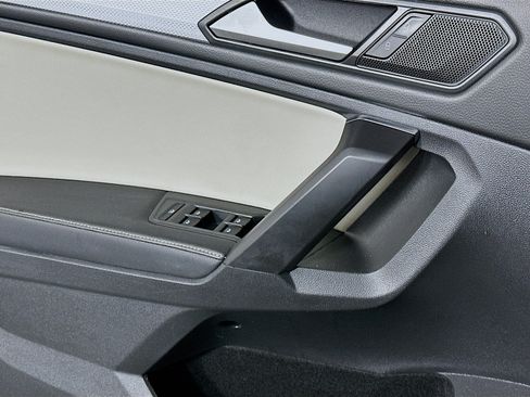 Used 2022 Volkswagen Tiguan S FWD image 15