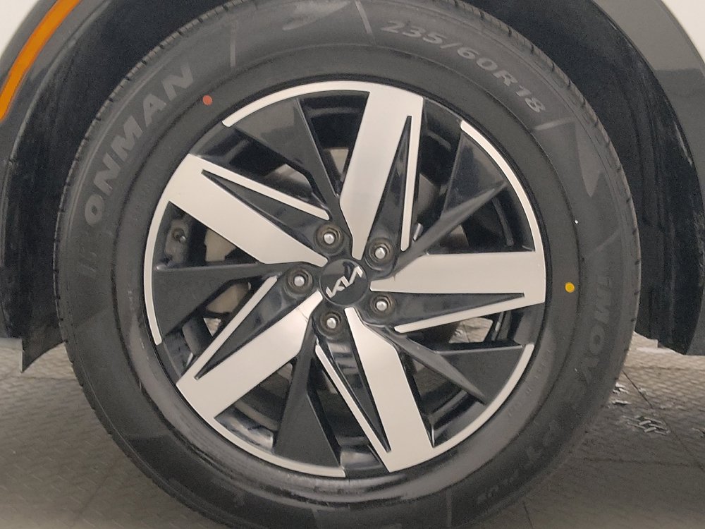 Used 2022 Kia Sorento S w/ Panoramic Sunroof Package FWD image 31