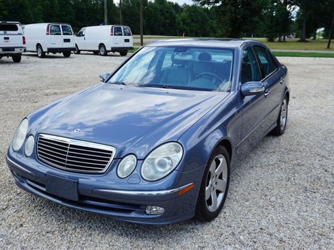 Used 2004 Mercedes-Benz E 500 4MATIC Sedan image 5