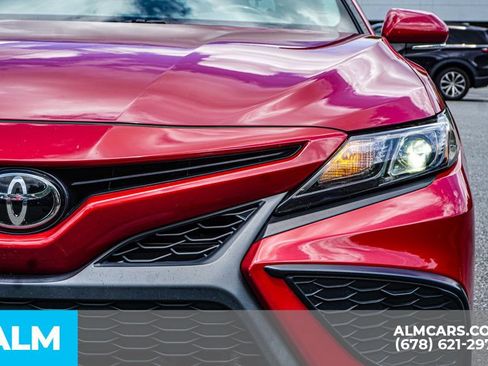 Used 2022 Toyota Camry SE w/ Convenience Package FWD image 12