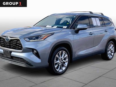 Used 2023 Toyota Highlander Limited