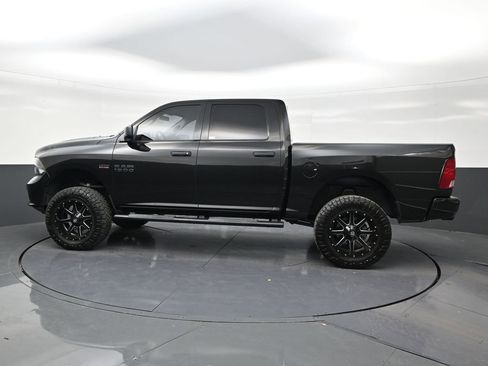 Used 2017 RAM 1500 Express w/ Black Ram 1500 Express Group AWD/4WD image 2