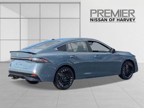 New 2026 Nissan Sentra SR w/ Floor Mat Package FWD image 5