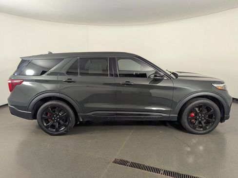 Used 2022 Ford Explorer ST w/ ST Street Pack image 8