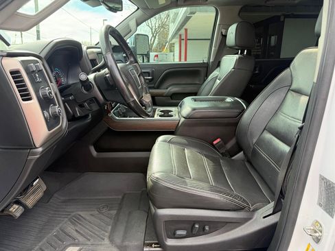 Used 2019 GMC Sierra 3500 Denali w/ Duramax Plus Package image 12