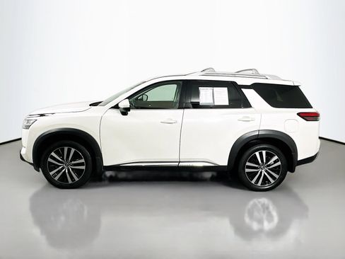 Used 2023 Nissan Pathfinder Platinum FWD image 4