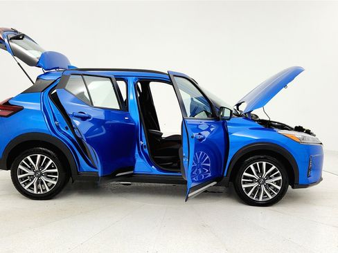 Used 2024 Nissan Kicks SR image 11