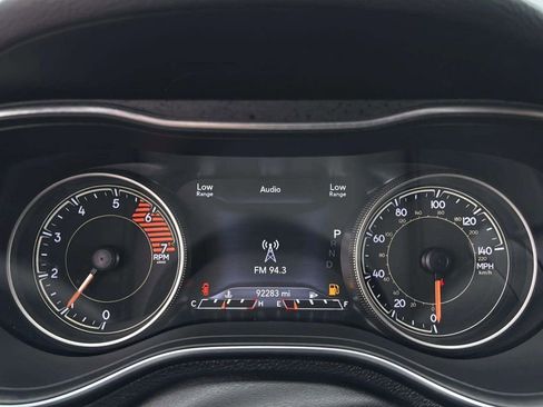 Used 2020 Jeep Cherokee Limited AWD/4WD image 10