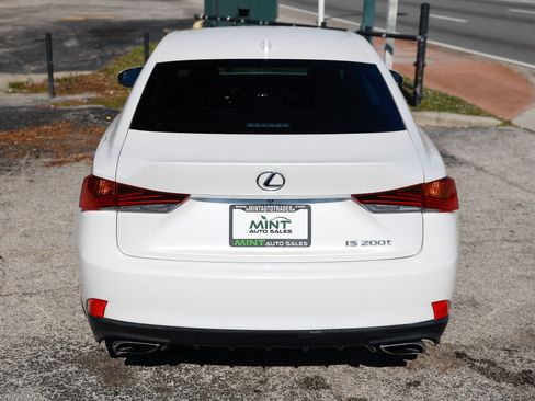 Used 2017 Lexus IS 200t image 14