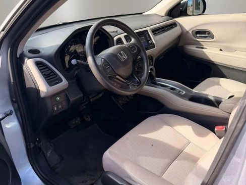 Used 2018 Honda HR-V LX image 10