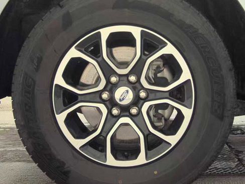 Used 2023 Ford Expedition Max XLT image 9