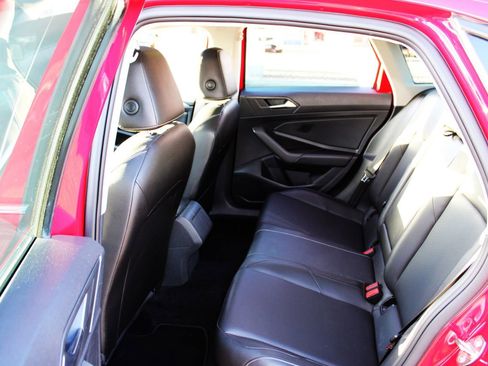 Used 2019 Volkswagen Jetta SE image 8