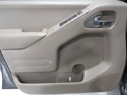 Used 2017 Nissan Frontier SV RWD image 16