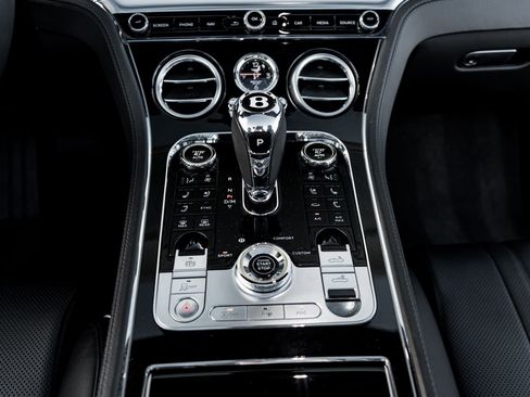 Certified 2022 Bentley Continental GT AWD/4WD image 33