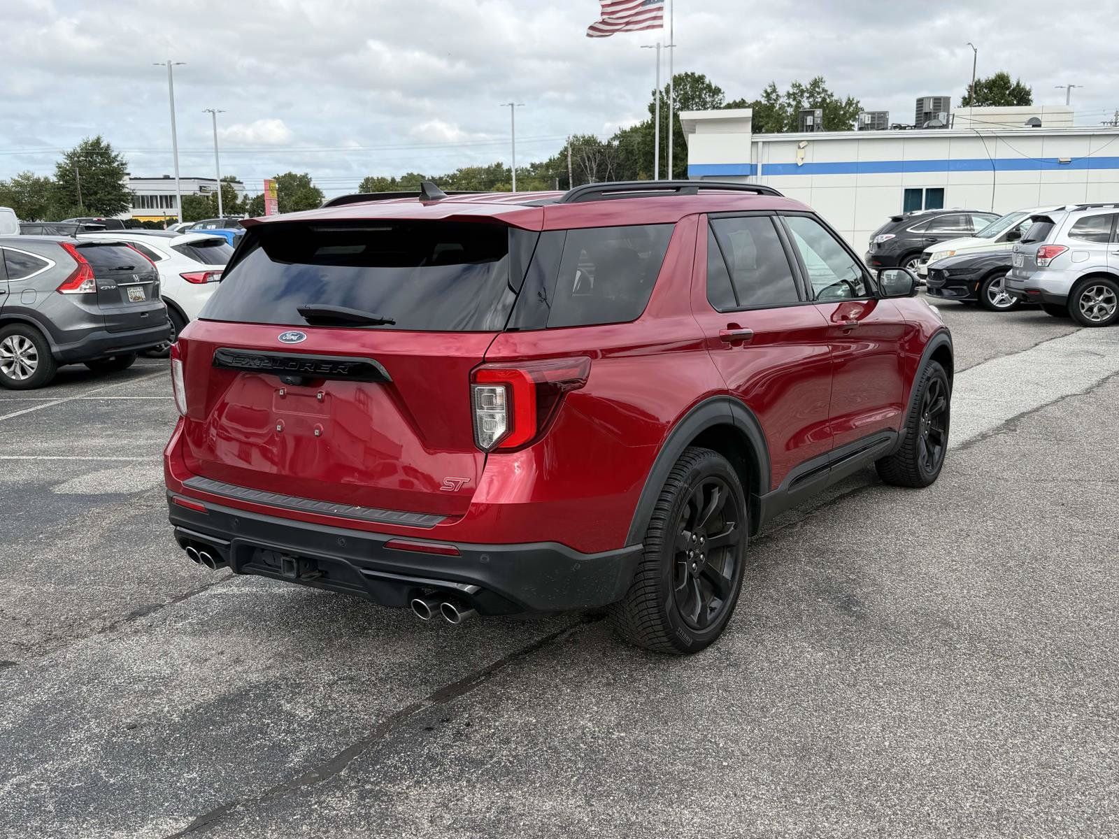 Used 2022 Ford Explorer ST w/ Equipment Group 401A AWD/4WD image 2