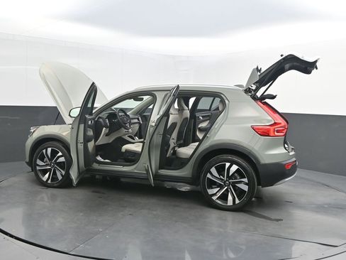 Certified 2023 Volvo XC40 B5 Plus w/ Driver Assist Package image 40