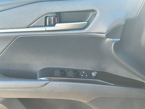 Used 2025 Toyota Camry SE image 33