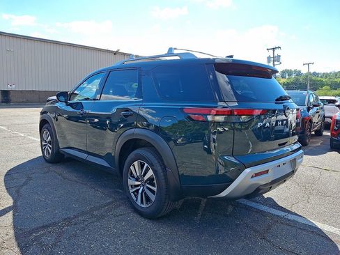 Used 2023 Nissan Pathfinder SL AWD/4WD image 14