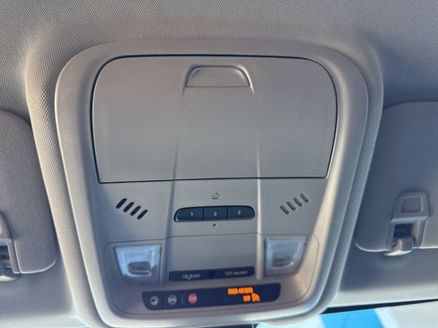 Used 2020 Chevrolet Equinox LT image 29