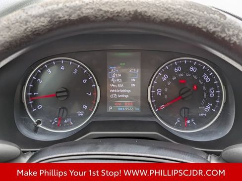 Used 2021 Toyota RAV4 LE FWD image 25