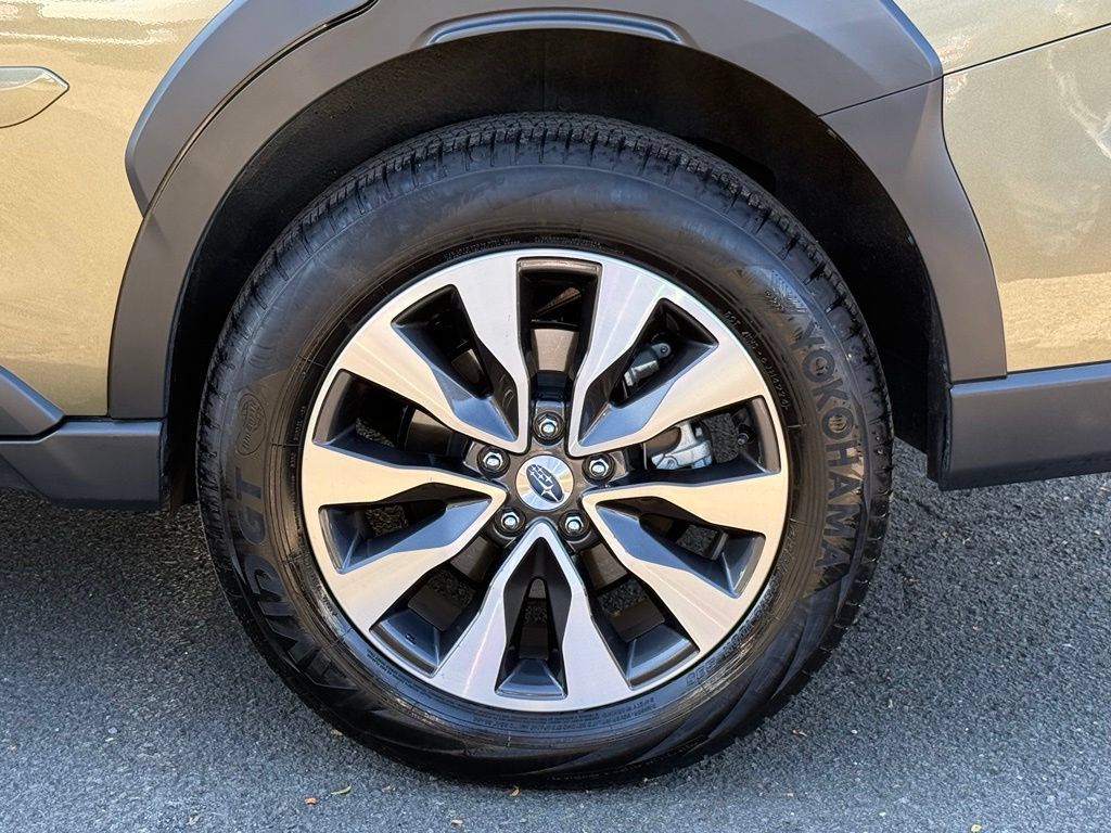 Certified 2025 Subaru Outback Touring XT AWD/4WD image 13