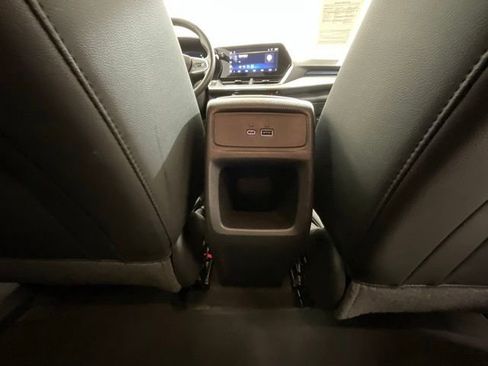 Used 2025 Chevrolet Trax LT w/ LT Convenience Package FWD image 26