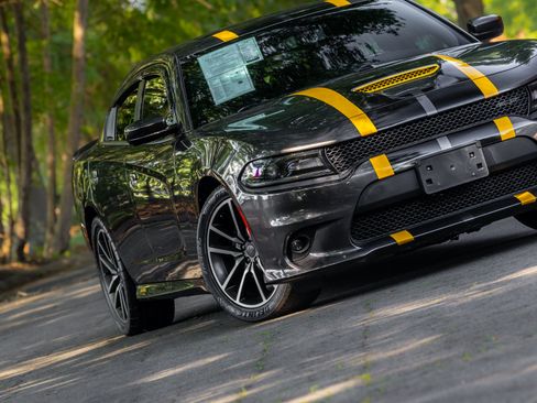 Used 2020 Dodge Charger R/T w/ Plus Group RWD image 24