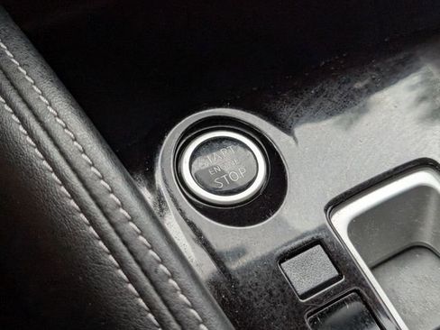 Used 2020 Nissan Kicks SV image 26