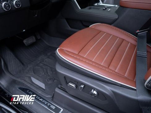 Used 2025 GMC Sierra 3500 Denali Ultimate image 33