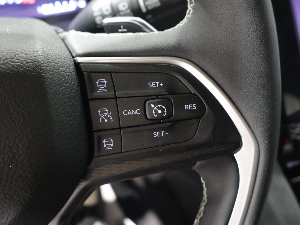 Used 2023 Jeep Grand Cherokee Altitude AWD/4WD image 34
