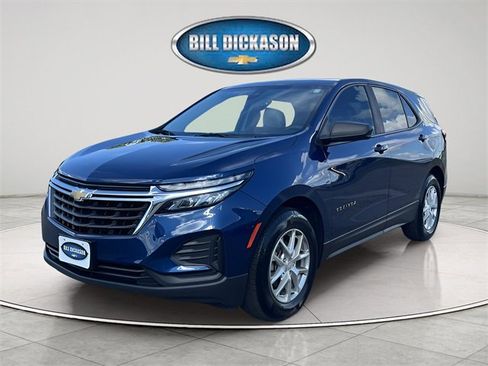 Used 2022 Chevrolet Equinox LS w/ LS Convenience Package image 3