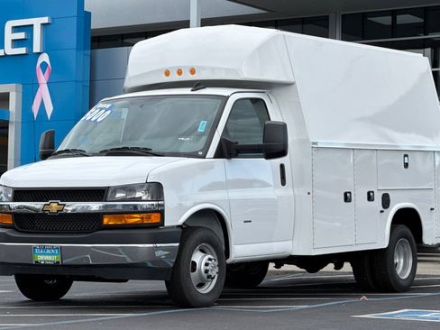 New 2024 Chevrolet Express 3500 w/ Power Convenience Package image 7