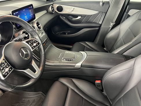 Used 2022 Mercedes-Benz GLC 300 4MATIC image 4