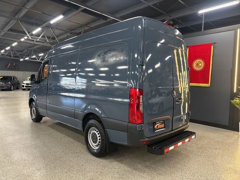 Used 2019 Mercedes-Benz Sprinter 144 image 4