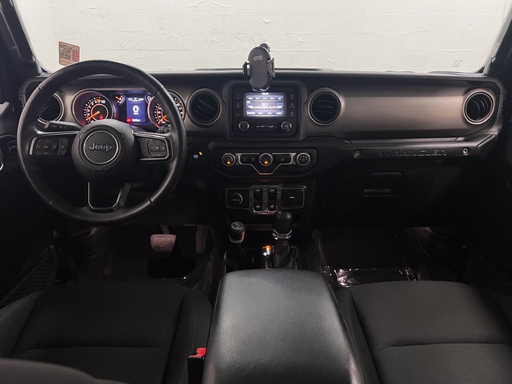 Used 2018 Jeep Wrangler Sport AWD/4WD image 13