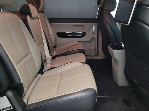 Used 2020 Kia Sedona SX image 19