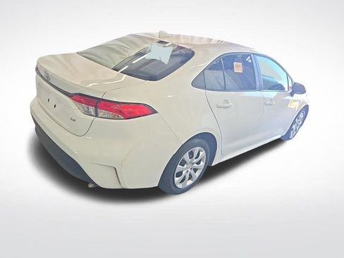 Used 2024 Toyota Corolla LE FWD image 2