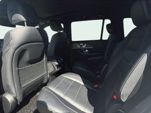 Used 2022 Mercedes-Benz GLS 450 4MATIC image 37