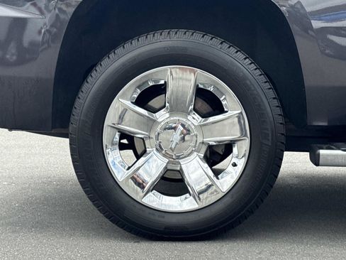 Used 2017 Chevrolet Tahoe LT w/ LT Signature Package image 32