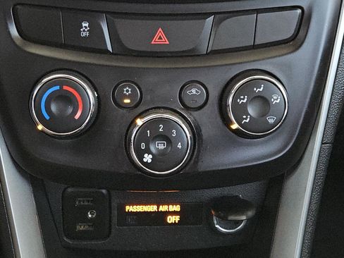 Used 2020 Chevrolet Trax LT w/ LT Convenience Package image 14