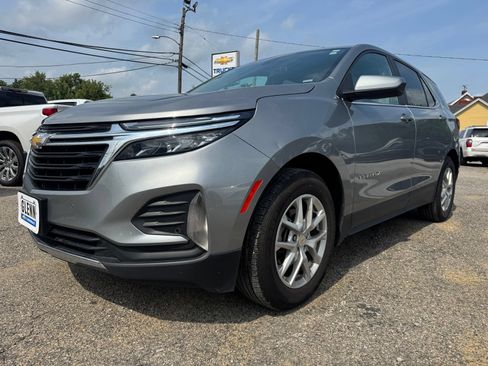Used 2024 Chevrolet Equinox LT FWD image 2