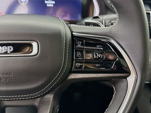 Used 2025 Jeep Grand Cherokee L Overland image 12