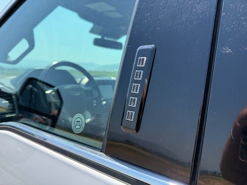 Used 2018 Ford F150 Platinum w/ Equipment Group 701A Luxury AWD/4WD image 14