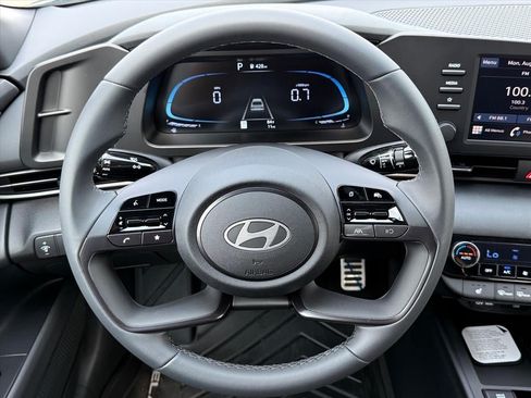 New 2026 Hyundai Elantra SEL Sport FWD image 17