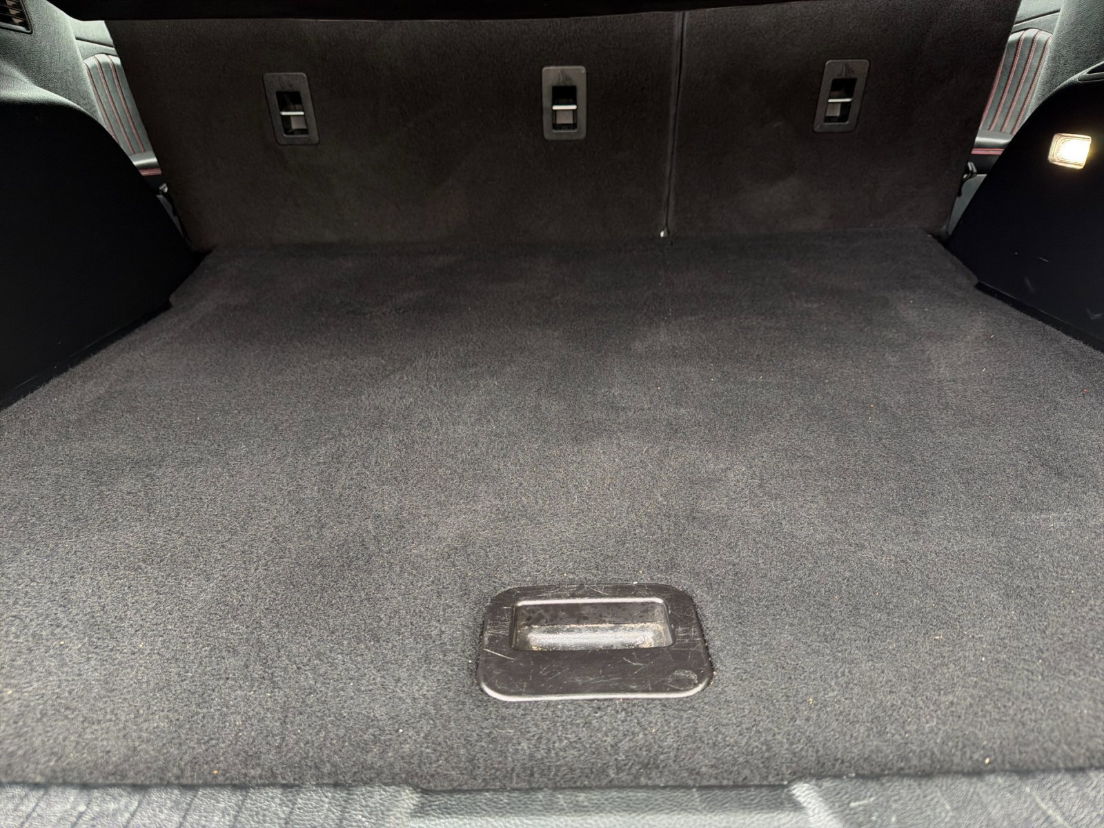 Used 2021 Ford Edge ST-Line FWD image 14